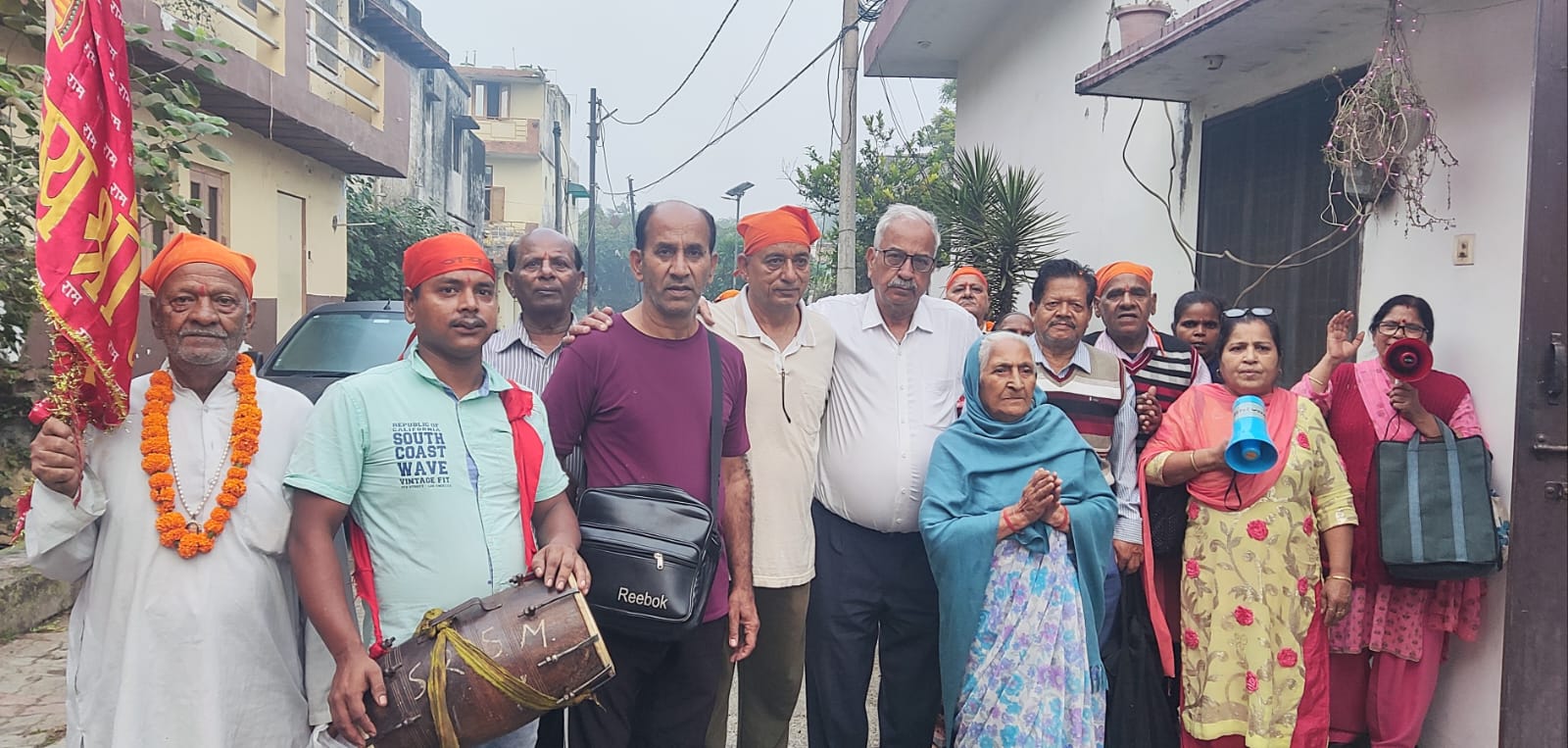 श्री रामा संकीर्तन मंदिर की प्रभात फेरी का धर्म विभूति प्रिया भल्ला ने किया स्वागत  