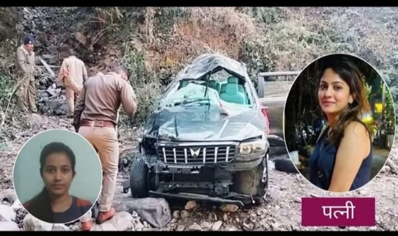 रिल बनाने के चक्कर में गई जान  100 फीट गहरी खाई में गिरी गाड़ी