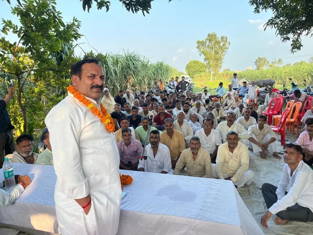 गांव घड़ी नोआबाद में राष्ट्रीय लोकदल के वरिष्ठ नेता विनोद मलिक का भव्य स्वागत
