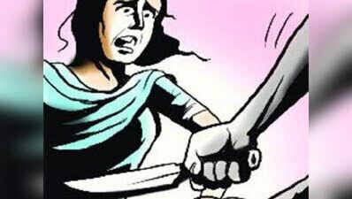 पूजा से लौट रही महिला पर चाकू से हमला आरोपी फरार ।