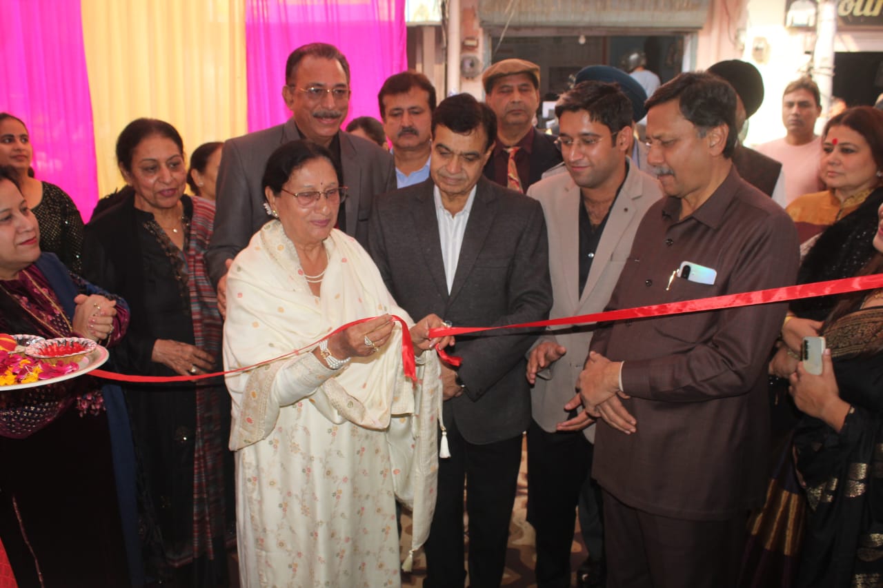 लालकुर्ती में संजीवनी डेंटल क्लिनिक का हुआ भव्य उद्घाटन 