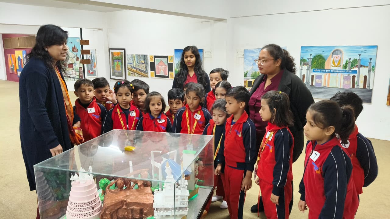 अमेरिकन किड्ज साकेत के बच्चों ने देखी चौपाल आर्ट गैलरी 