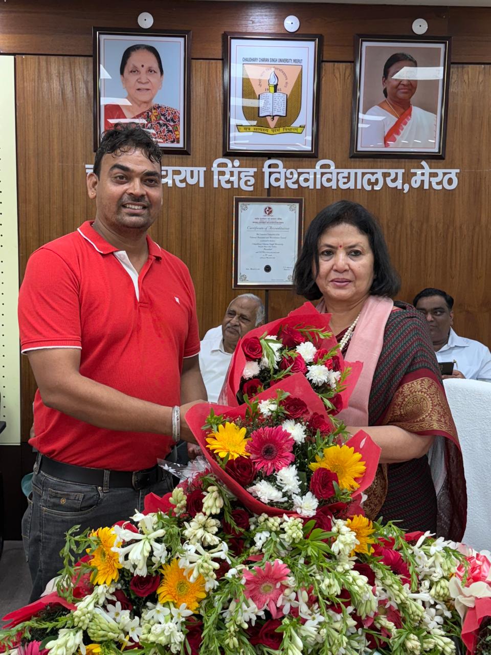 चिन्मय भारद्वाज के नेतृत्व में कुलपति का भव्य अभिनंदन, एडवोकेट अनुराग शर्मा (पूर्व छात्र नेता) की विशेष उपस्थिति रही आकर्षण का केंद्र